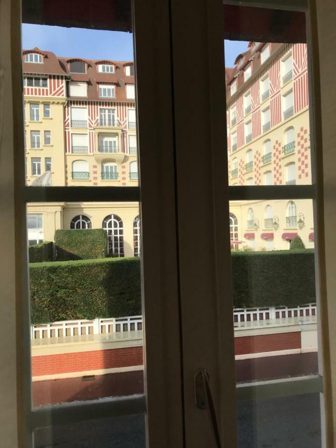 Le Royal Appartement Deauville Buitenkant foto